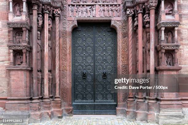 exterior details of basel cathedral munster, city of basel, cant - basel sommer stock-fotos und bilder