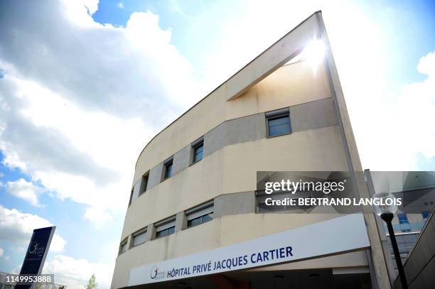 Photo prise le 30 août 2011 de l'hôpital privé Jacques-Cartier de Massy. Cinq personnes sont décédées en juillet, après que le germe de la bactérie...