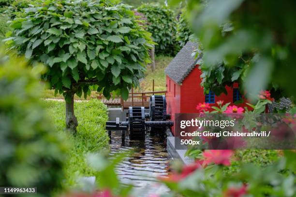 look closely - billund imagens e fotografias de stock