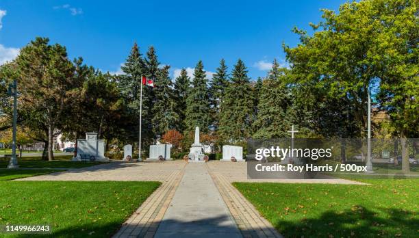 belleville, ontario, october 18,, memorial park, honouring - belleville ontario photos et images de collection