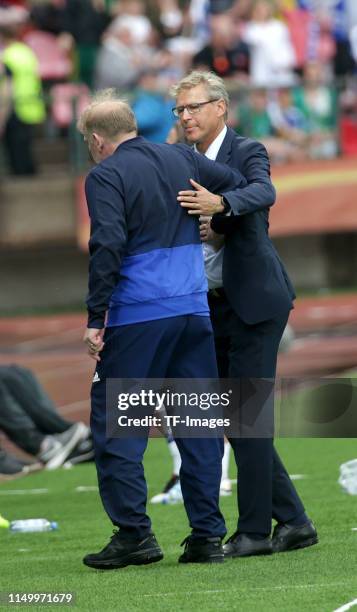 Head coach Robert Prosinecki of Bosnien Herzegowina congratulates head coach Markku Kanerva of Finland during the UEFA Euro 2020 Qualifier match...