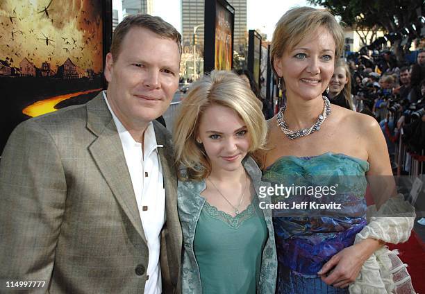 Dave Robb, AnnaSophia Robb and Janet Robb during "The Reaping" Los Angeles Premiere - Red Carpet at Mann Village Theater in Westwood, California,...