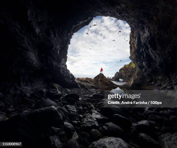 free spirit - cave fotografías e imágenes de stock