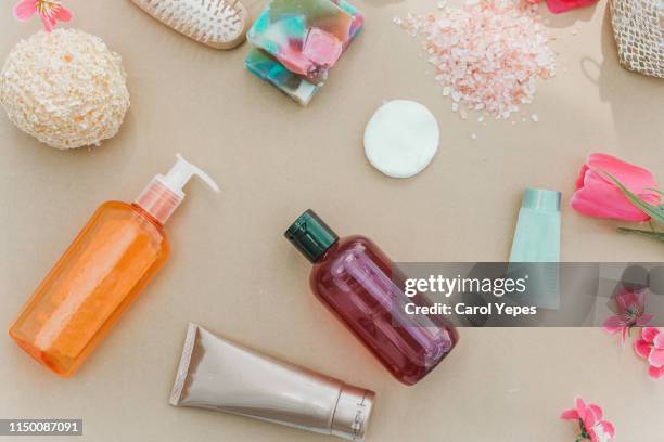 organic spa cosmetic on wooden background - hair products fotografías e imágenes de stock