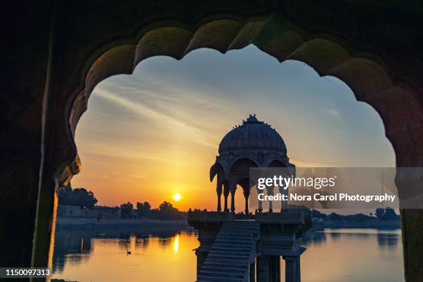 sunrise gadi sagar in rajasthan - indian temples stock pictures, royalty-free photos & images