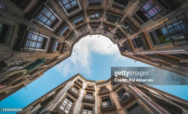 barcelona architecture - sagrada familia foto e immagini stock