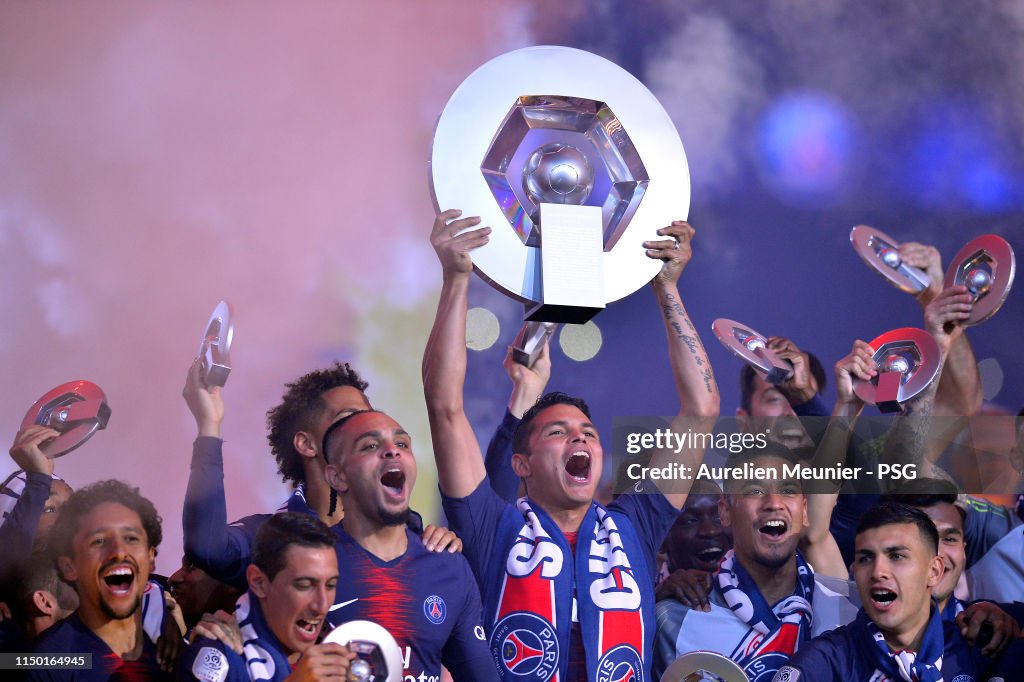 Paris Saint-Germain v Dijon FCO - Ligue 1