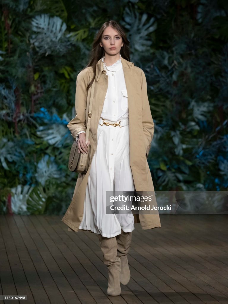 Alberta Ferretti Cruise 2020 Collection : Runway