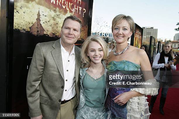 Dave Robb, AnnaSophia Robb and Janet Robb during Warner Bros. Pictures Presents the Los Angeles Premiere of "The Reaping" at Mann Village Theater in...