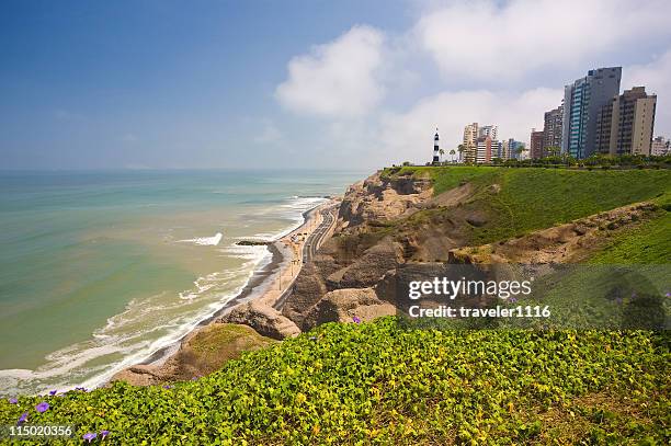 miraflores in lima, peru - lima stockfoto's en -beelden