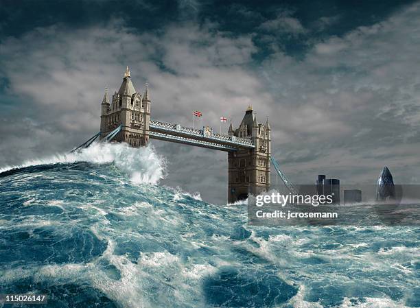 inondations, londres - doomsday photos et images de collection