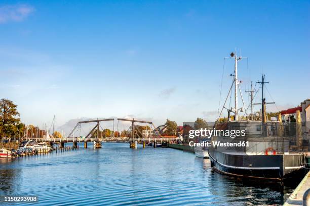 germany, mecklenburg-western pomerania, greifswald, wiecker bridge, wooden bascule bridge, river ryck - greifswald stock-fotos und bilder