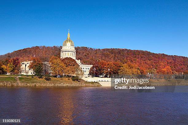 west virginia state capitol - kapitell stock-fotos und bilder