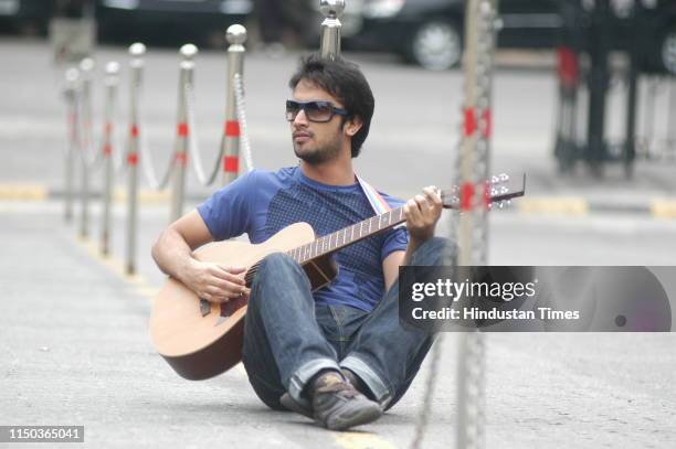 Pakistani singer Atif Aslam poses during a photoshoot, on June 29, 2007 in New Delhi, India.