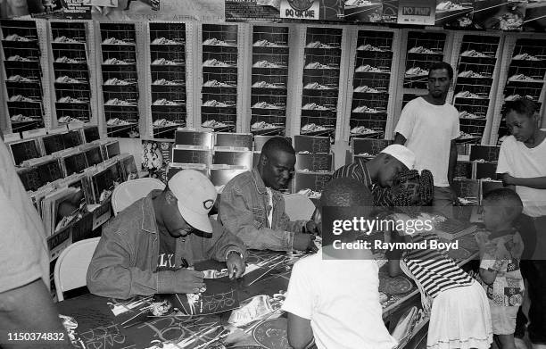 Belo Zero Rapper Rappers Ak Photos and Premium High Res Pictures - Getty Images