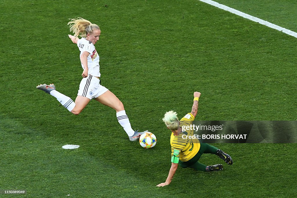 TOPSHOT-FBL-WC-2019-WOMEN-MATCH27-RSA-GER