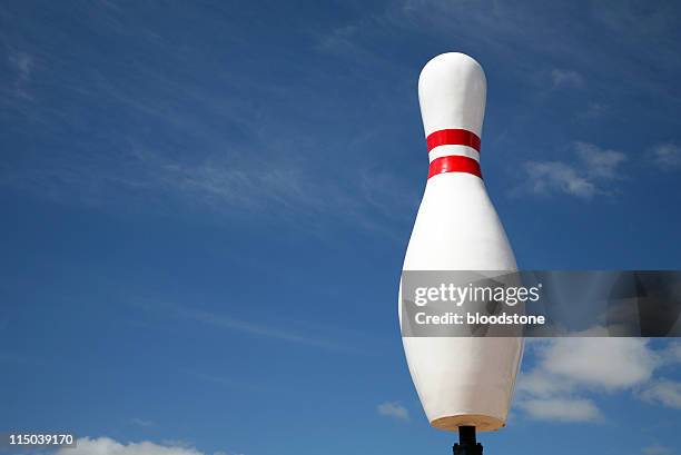 bowling pin - bowling pin stock-fotos und bilder