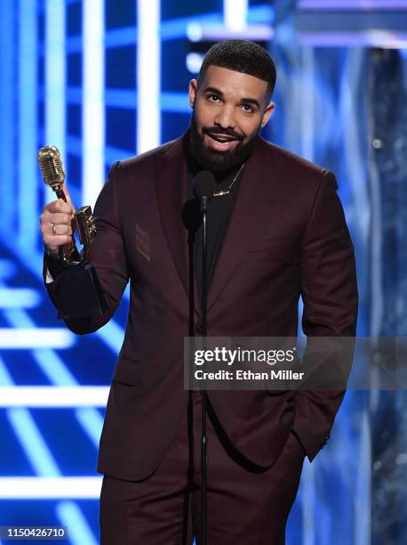 Drake accepts the award for Top Artist during the 2019 Billboard Music Awards at MGM Grand Garden Arena on May 1, 2019 in Las Vegas, Nevada.