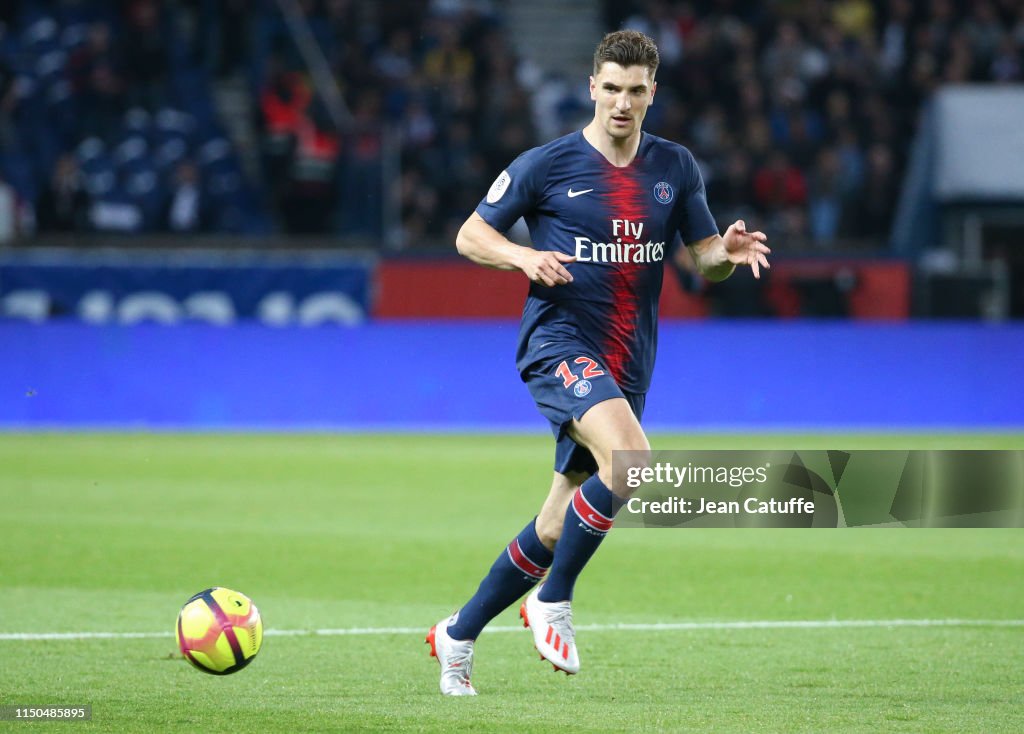 Paris Saint-Germain v Dijon FCO - Ligue 1
