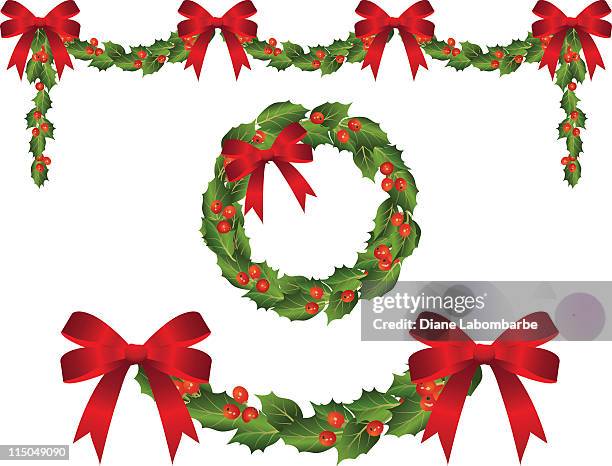 holly garland swags und passenden kranz mit roten schleifen schleifen - holly stock-grafiken, -clipart, -cartoons und -symbole