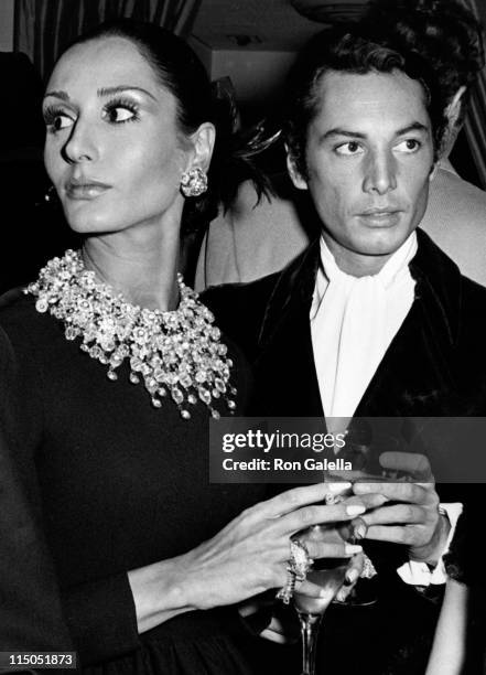 Nati Abascal and Guy Burgos attend Le Bal Blanc Gala on January 13, 1969 at the St. Regis Hotel in New York City.