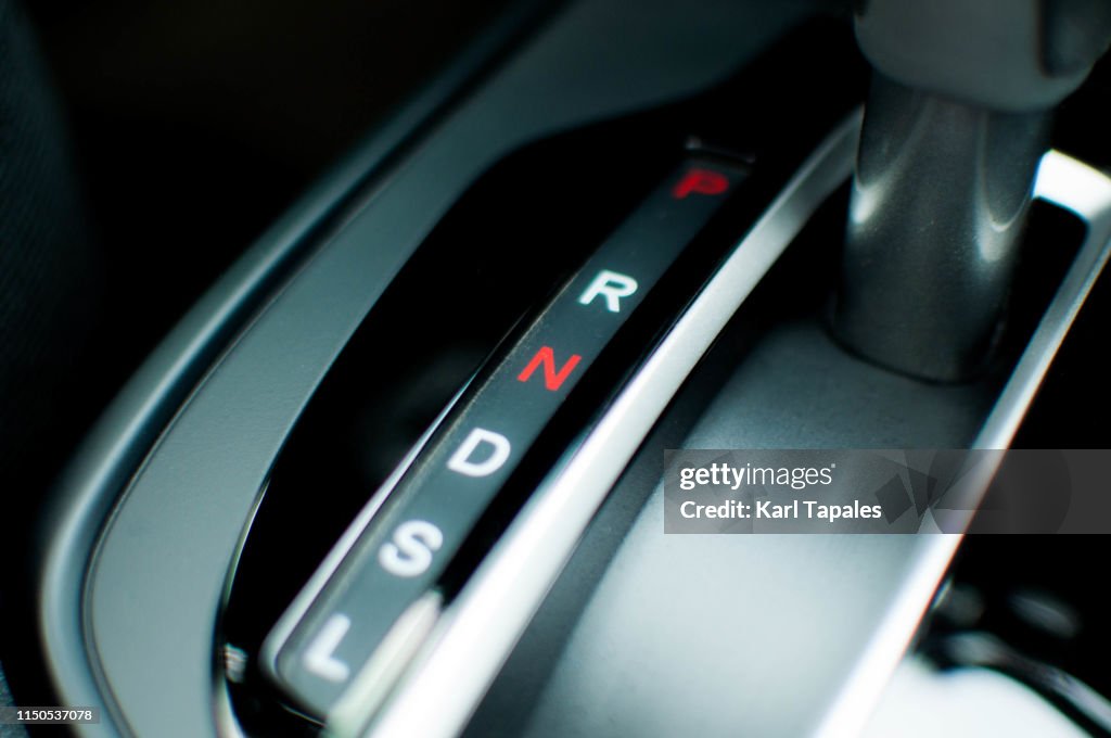 Automatic car gear shifter