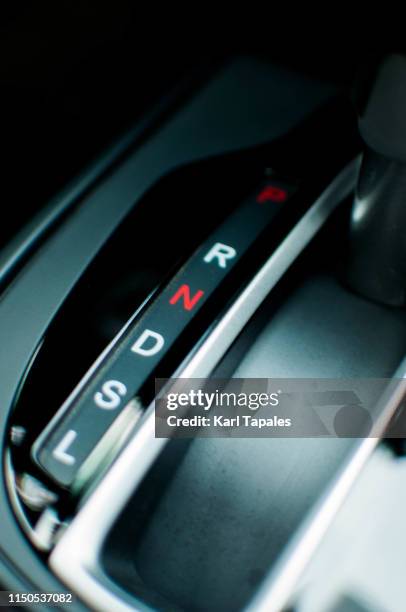 automatic car gear shifter - shift gear knob stock pictures, royalty-free photos & images