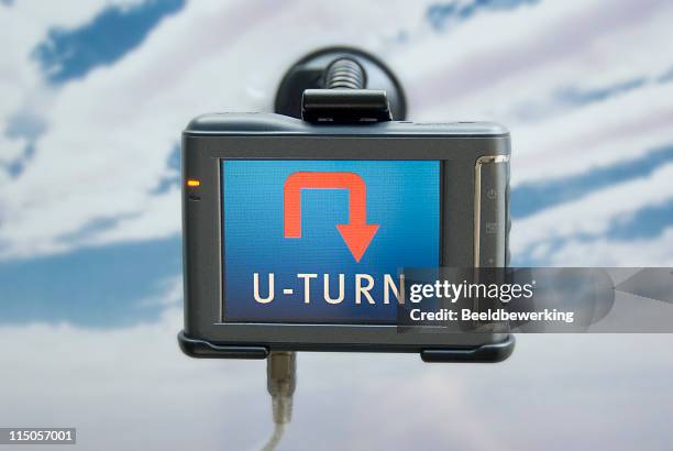 Gps Rerouting Sign Uturn Arrow Photos and Premium High Res Pictures - Getty Images