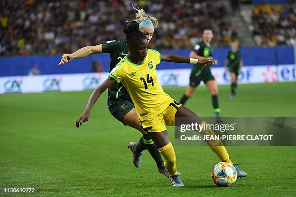 Australia's defender Ellie Carpenter vies for the ball with Jamaica's defender Deneisha Blackwood during the France 2019 Women's World Cup Group C...