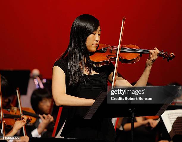 Yang Li Signature 49 Signature Schools Enterprise Award Presentation In San Diego Stock ...