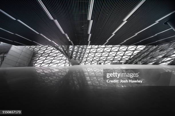 futuristic empty room, 3d rendering - blank room stock-fotos und bilder