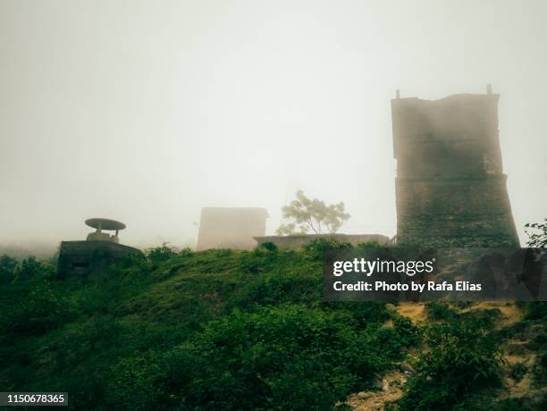 war bunkers in vietnam - vietnam war soldiers stock pictures, royalty-free photos & images