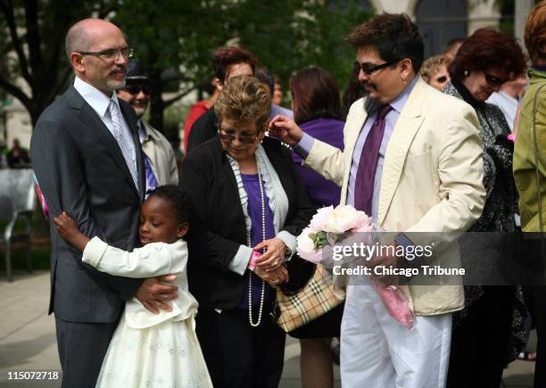 Daryl Rizzo Wrigley Square Photos and Premium High Res Pictures - Getty Images