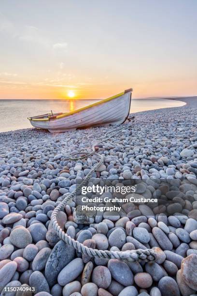 chesil beach - praia de chesil imagens e fotografias de stock