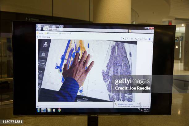 Tsa Computer Screen 149 Tsa Scanner Stock Photos, High-Res Pictures, and Images - Getty Images