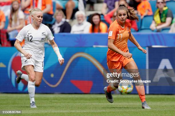 Betsy Hassett of New Zealand Women, Lieke Martens of Holland Women during the World Cup Women match between New Zealand v Holland at the Stade Oceane...