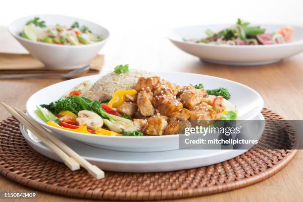 chicken stir fry - stir fried stock pictures, royalty-free photos & images