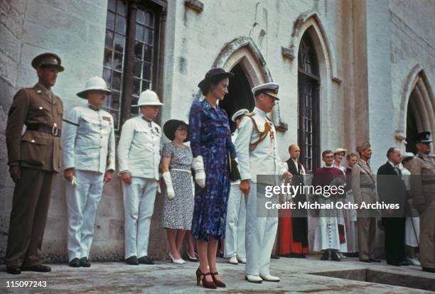 Wallis, Duchess of Windsor and the Duke of Windsor outside Goverment House in Nassau, the Bahamas, circa 1942. The Duke of Windsor served as Governor...