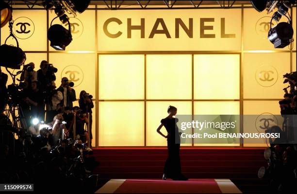 Chanel Spring-Summer 2005 Ready-to-wear Fashion show in Paris, France on October 08, 2004.