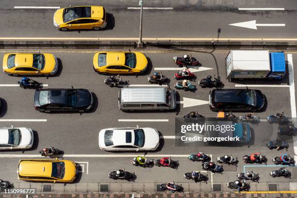 busy streets from above - traffic aerial stock pictures, royalty-free photos & images