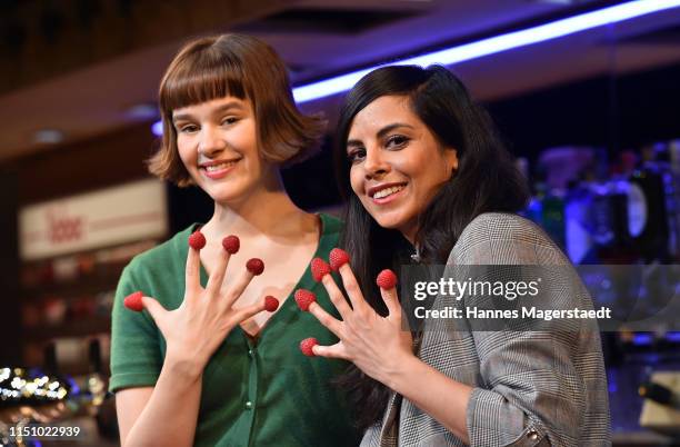 Actress Sandra Leitner and Collien Ulmen-Fernandes at the photocall of "Die fabelhafte Welt der Amelie" the musical on May 22, 2019 in Munich,...
