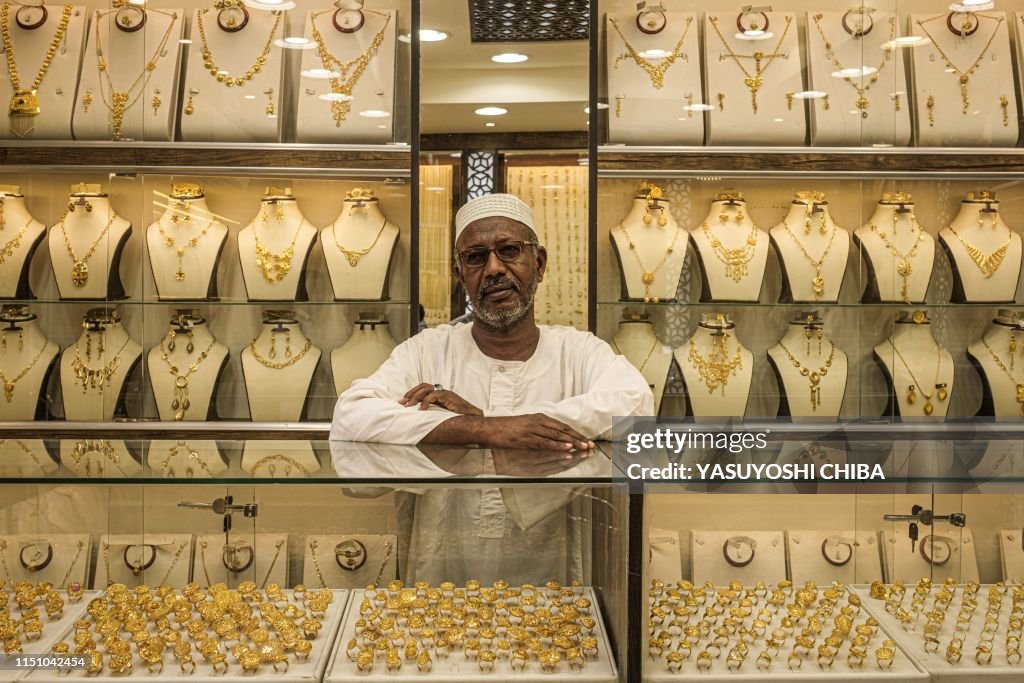 SUDAN-SOCIAL-ECONOMY-JEWELLERY-GOLD