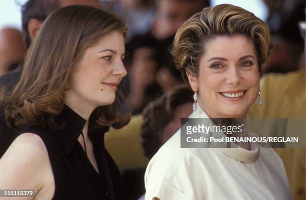 Cannes Film Festival: C.Deneuve, D.Auteil, C.Mastroianni 'Ma saison preferee' in Cannes, France on May 13, 1993 - Chiara Mastroianni & Catherine...
