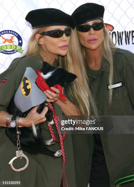 5th annual Bow Wow Ween at the Barrington Dog Park in Los Angeles, United States on october 29, 2006 - Barbi Twins.