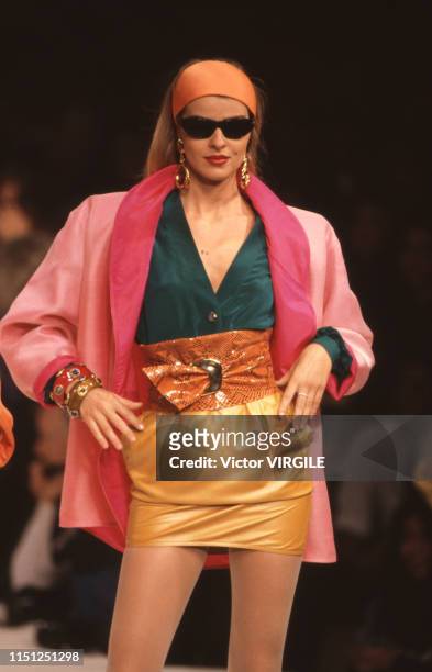 Model walks the runway at the Ungaro Ready to Wear Spring/Summer 1991 fashion show during the Paris Fashion Week in October, 1990 in Paris, France.