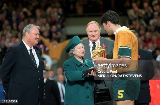 Cardiff: rugby World Cup 1999, Australia defeats France in Cardiff, United Kingdom on November 06, 1999 - Queen Elizabeth and John Eales.