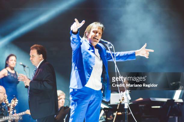 Brazilian singer-songwriter Roberto Carlos performs onstage on May 23, 2019 in Madrid, Spain.