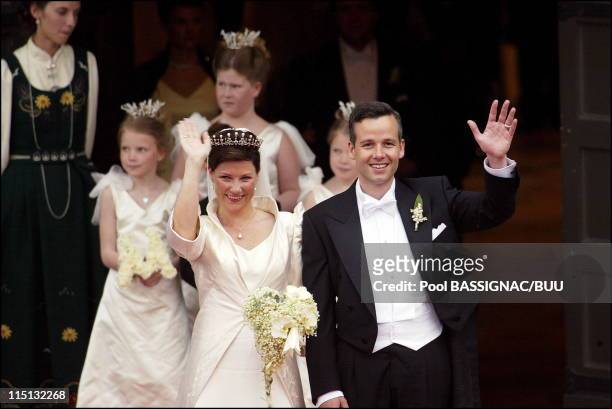 Wedding of Princess Martha Louise and Ari Behn in Trondheim, Norway on May 24, 2002 - Martha Louise and Ari Behn after the ceremony at the cathedrale.
