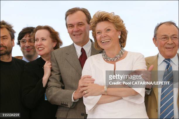 56th Cannes Film Festival: Photo-Call of European Ministers of culture in Cannes, France on May 15, 2003 - Jean-Jacques Aillagon, the European...