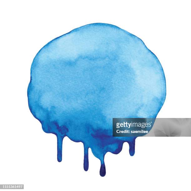 ilustraciones, imágenes clip art, dibujos animados e iconos de stock de azul acuarela goteo fondo - spill